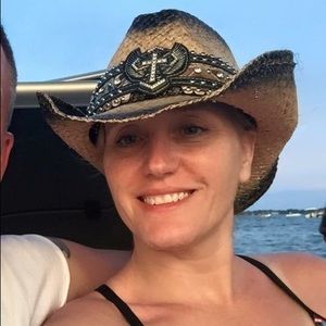 Meet your Posher, Tonya